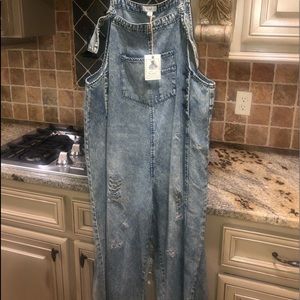 Easel LA  light washed denim overalls NWT
